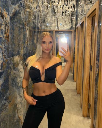 Chloe Tami 106