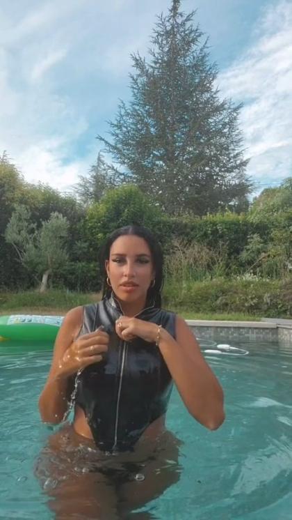 Mikaela Barbosa 35
