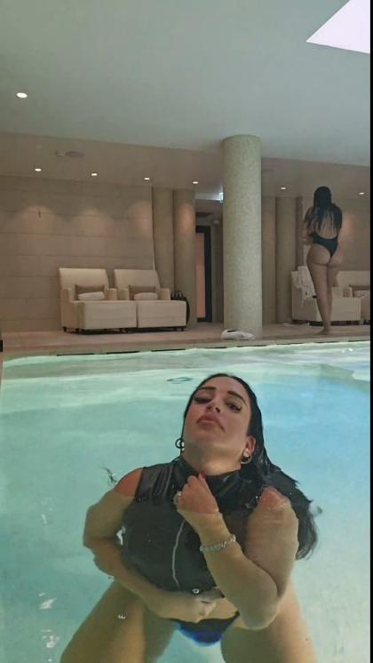 Mikaela Barbosa 24