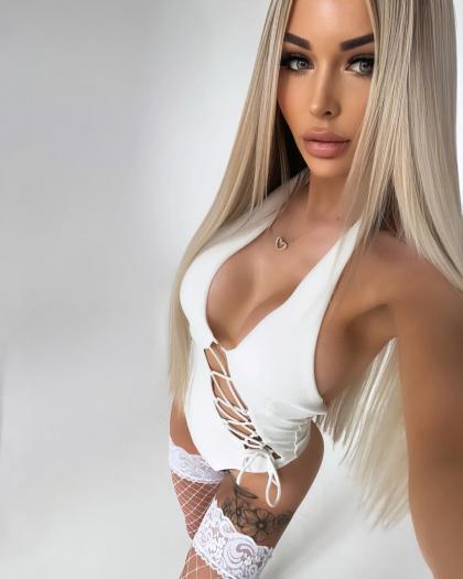 Joanna 52