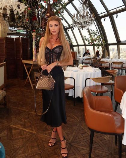 Nastya 100