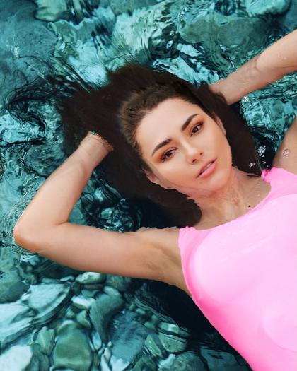 Helga Lovekaty 102