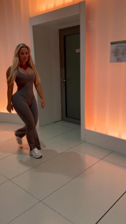Jolie Becker 104