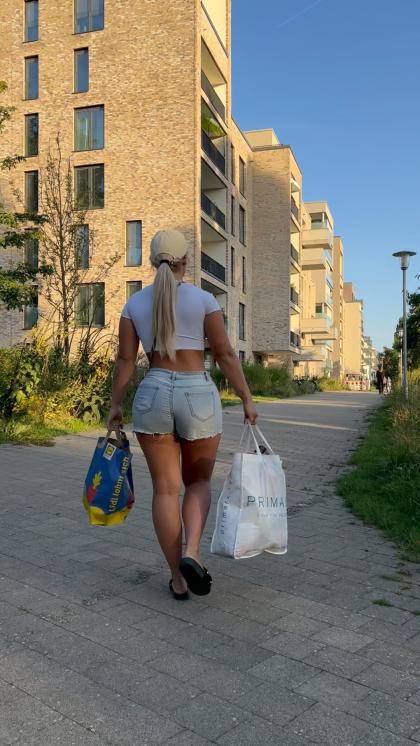 Jolie Becker 17