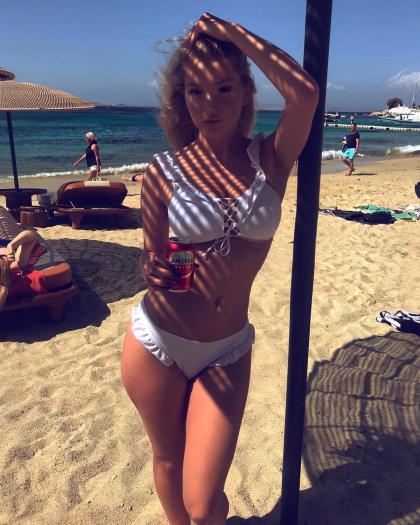 Bella 54