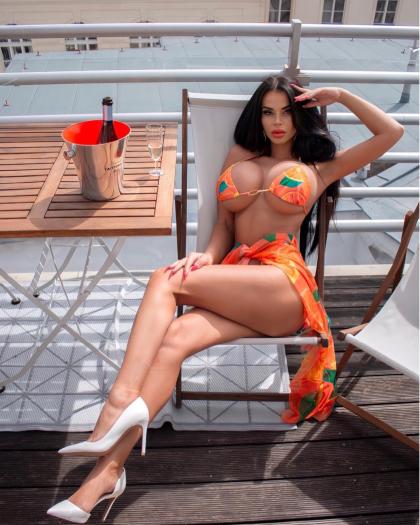 Adriane Kailyn 100
