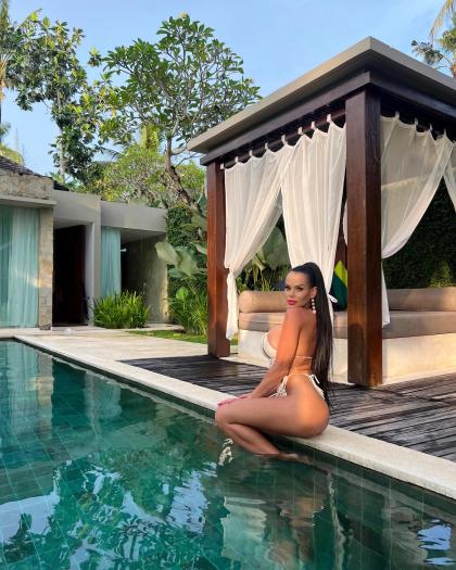 Adriane Kailyn 92