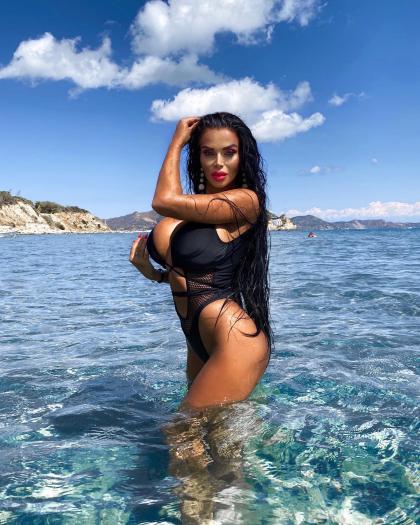 Adriane Kailyn 24